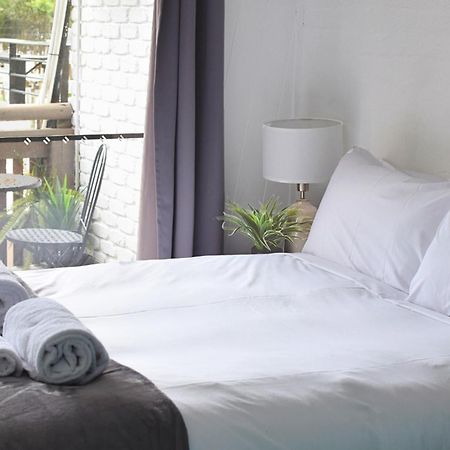 Aquarius Backpackers Resort خليج بيرون المظهر الخارجي الصورة
