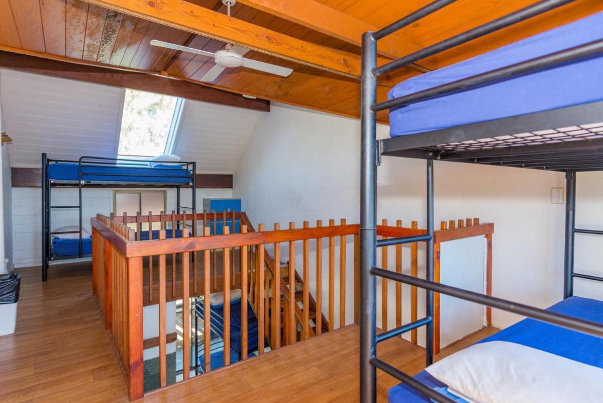 Aquarius Backpackers Resort خليج بيرون المظهر الخارجي الصورة