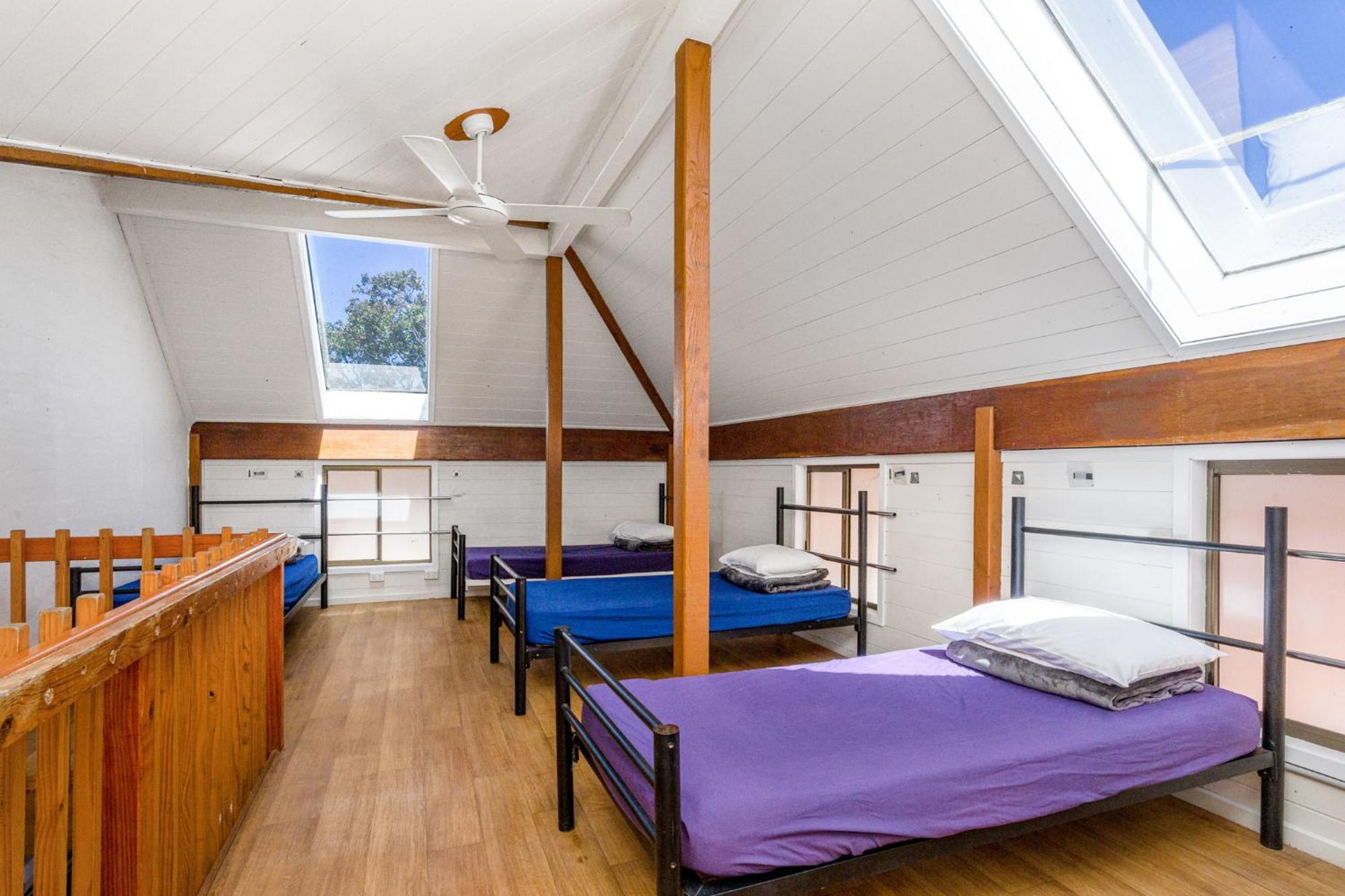 Aquarius Backpackers Resort خليج بيرون المظهر الخارجي الصورة