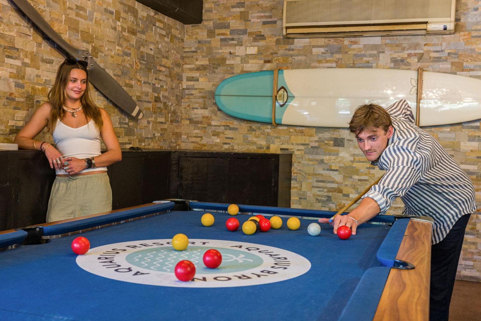 Aquarius Backpackers Resort خليج بيرون المظهر الخارجي الصورة