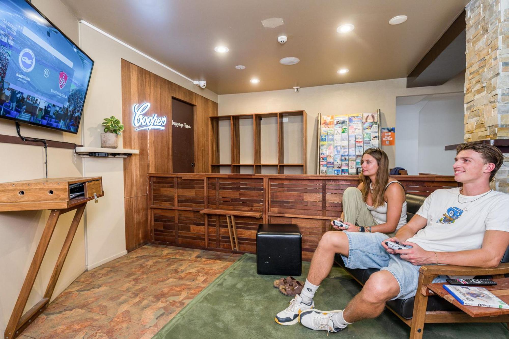 Aquarius Backpackers Resort خليج بيرون المظهر الخارجي الصورة