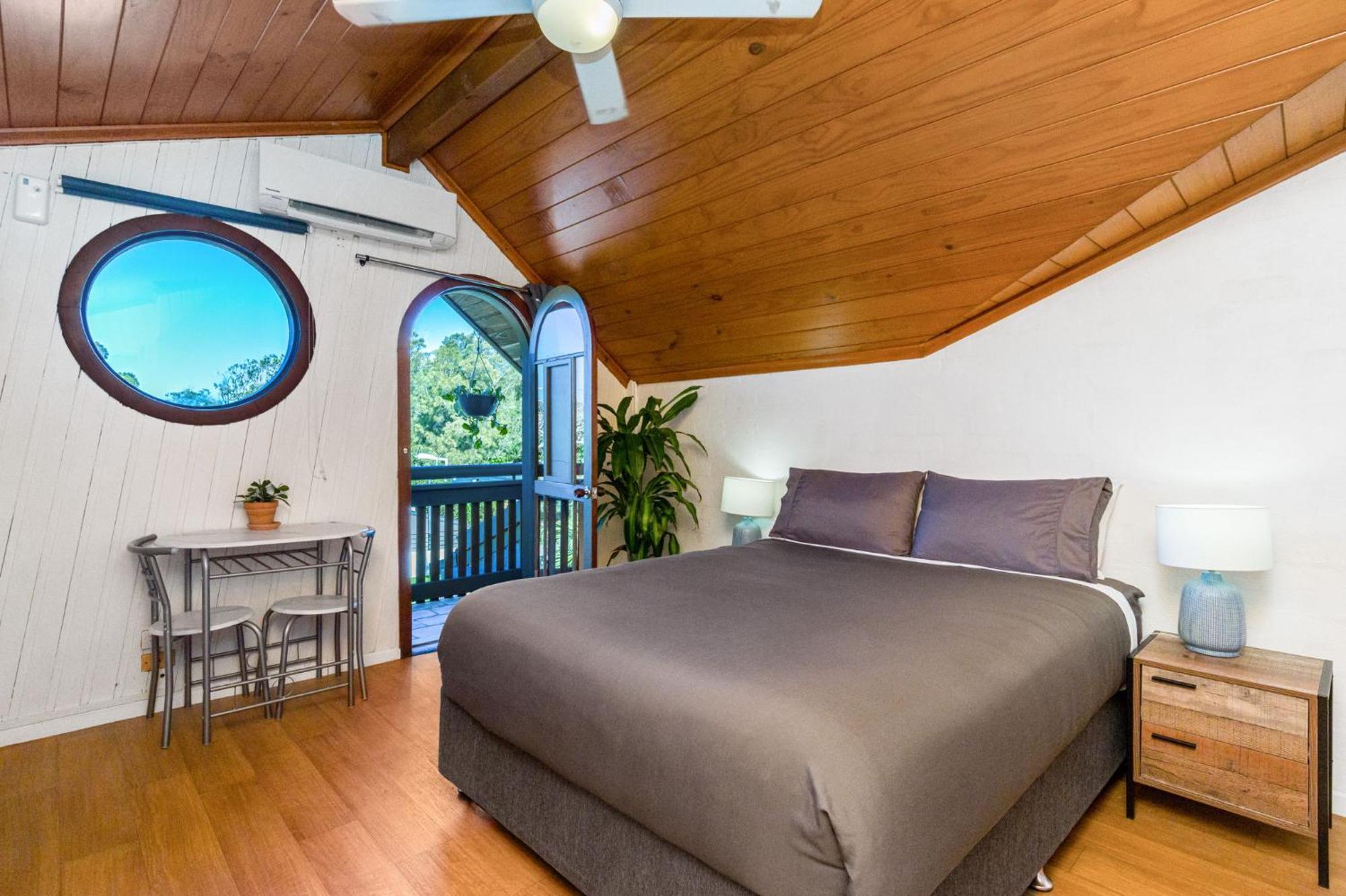 Aquarius Backpackers Resort خليج بيرون المظهر الخارجي الصورة