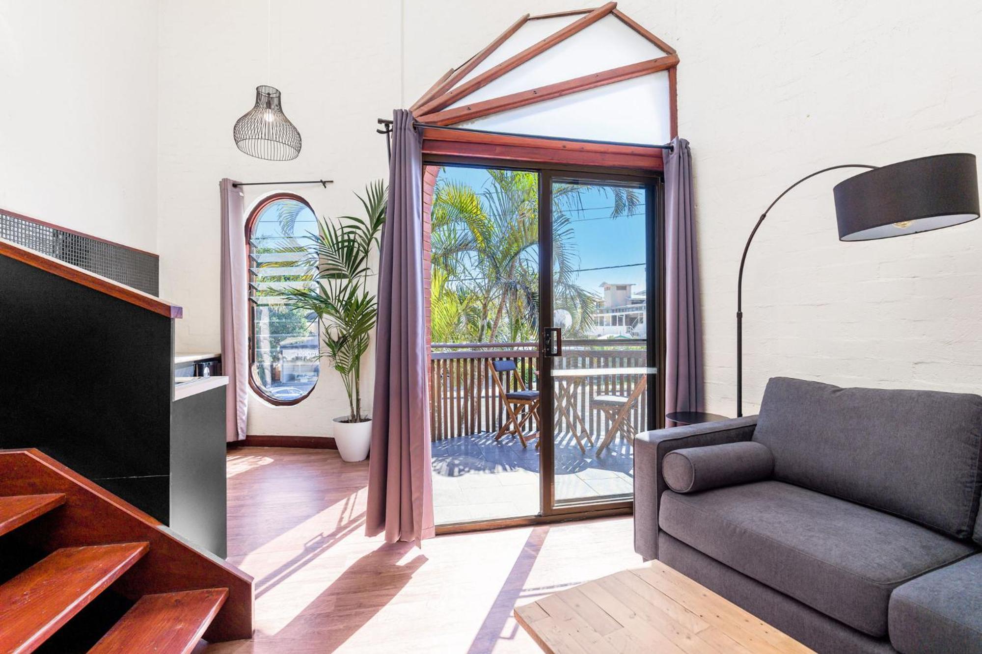 Aquarius Backpackers Resort خليج بيرون المظهر الخارجي الصورة