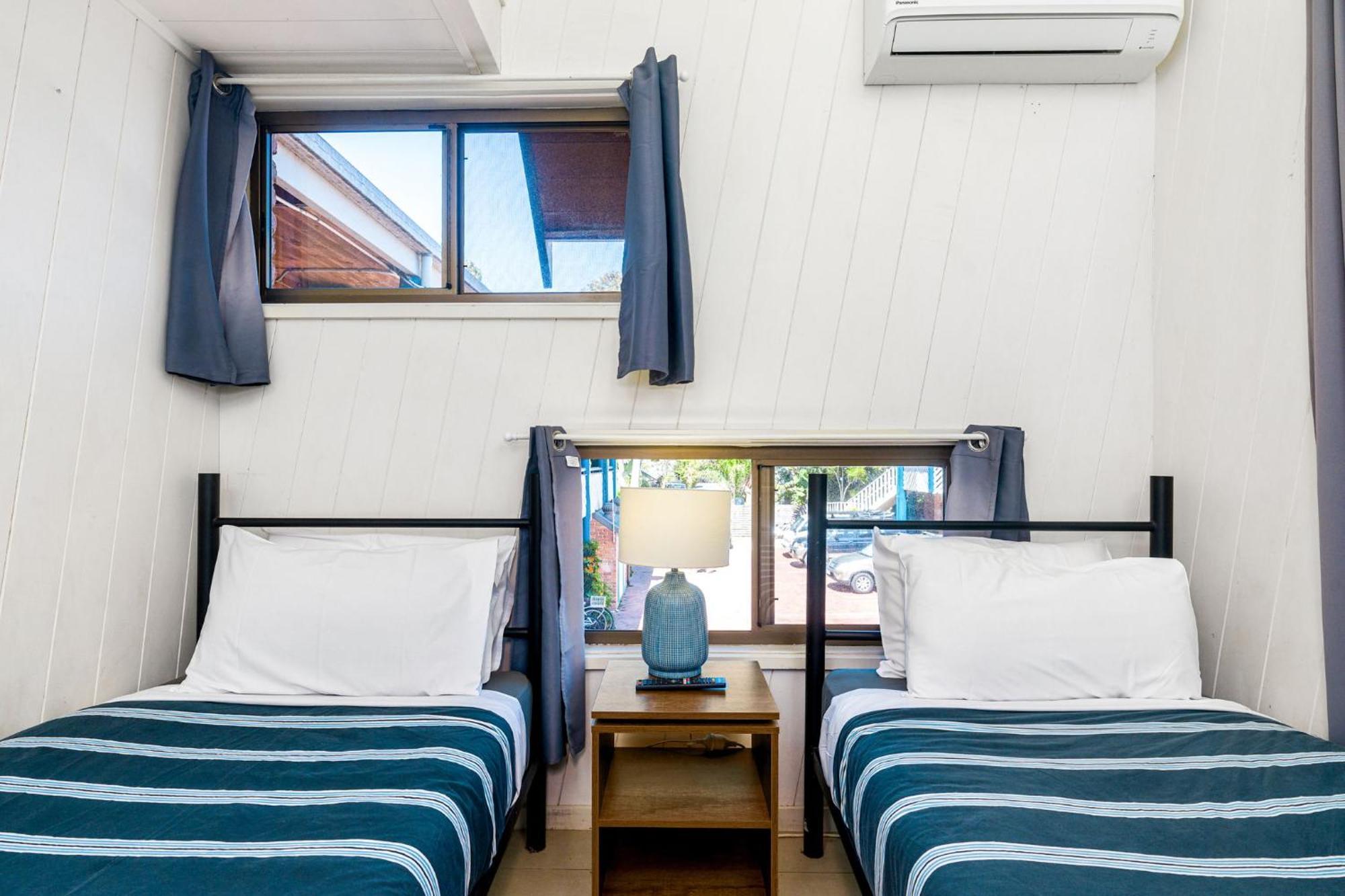 Aquarius Backpackers Resort خليج بيرون المظهر الخارجي الصورة