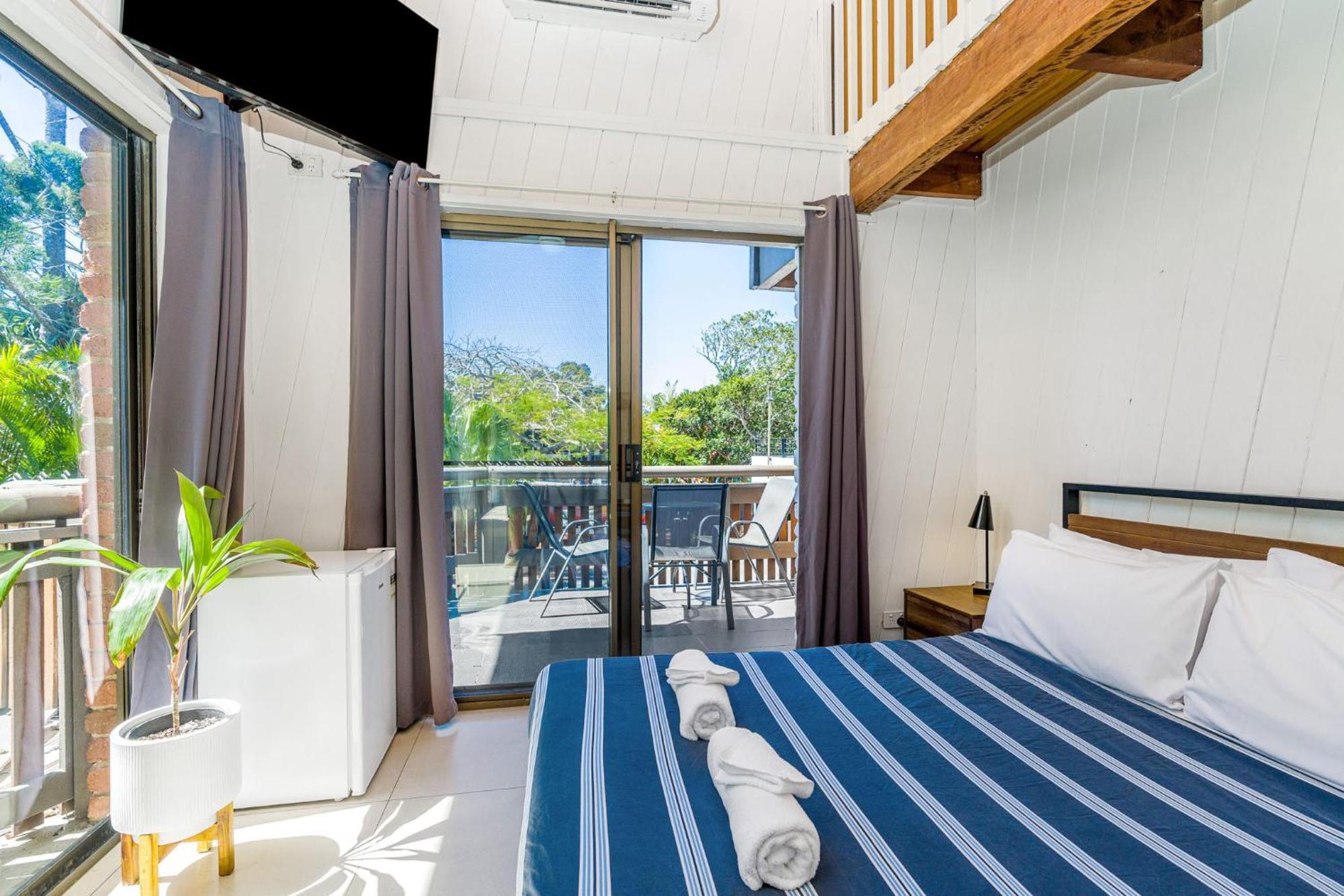 Aquarius Backpackers Resort خليج بيرون المظهر الخارجي الصورة
