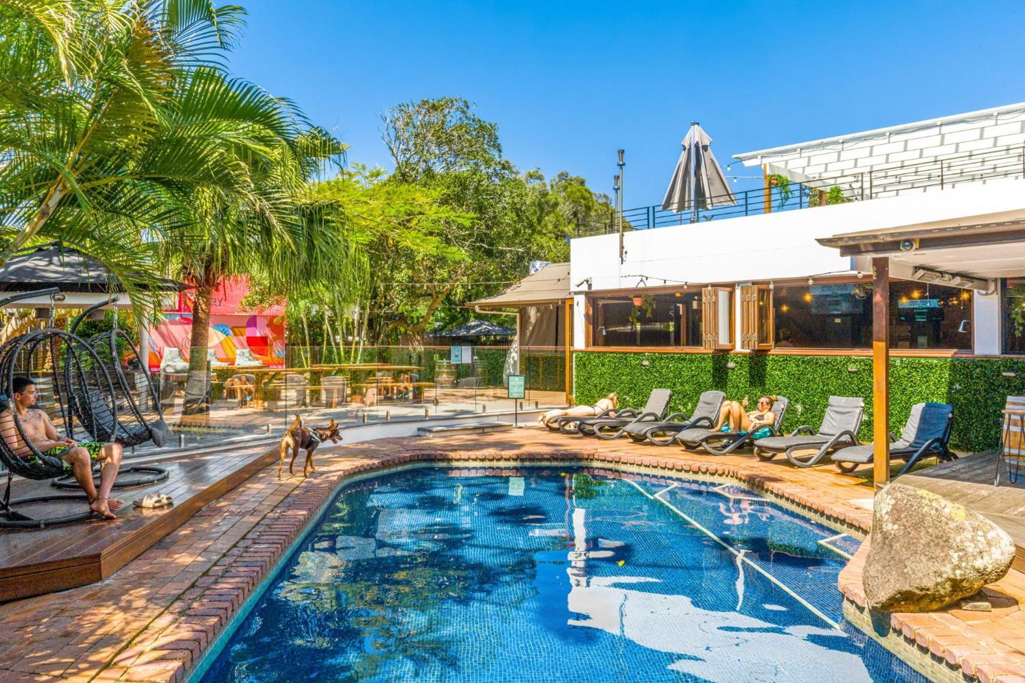 Aquarius Backpackers Resort خليج بيرون المظهر الخارجي الصورة