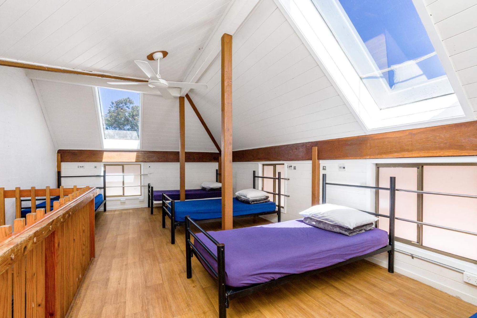 Aquarius Backpackers Resort خليج بيرون المظهر الخارجي الصورة