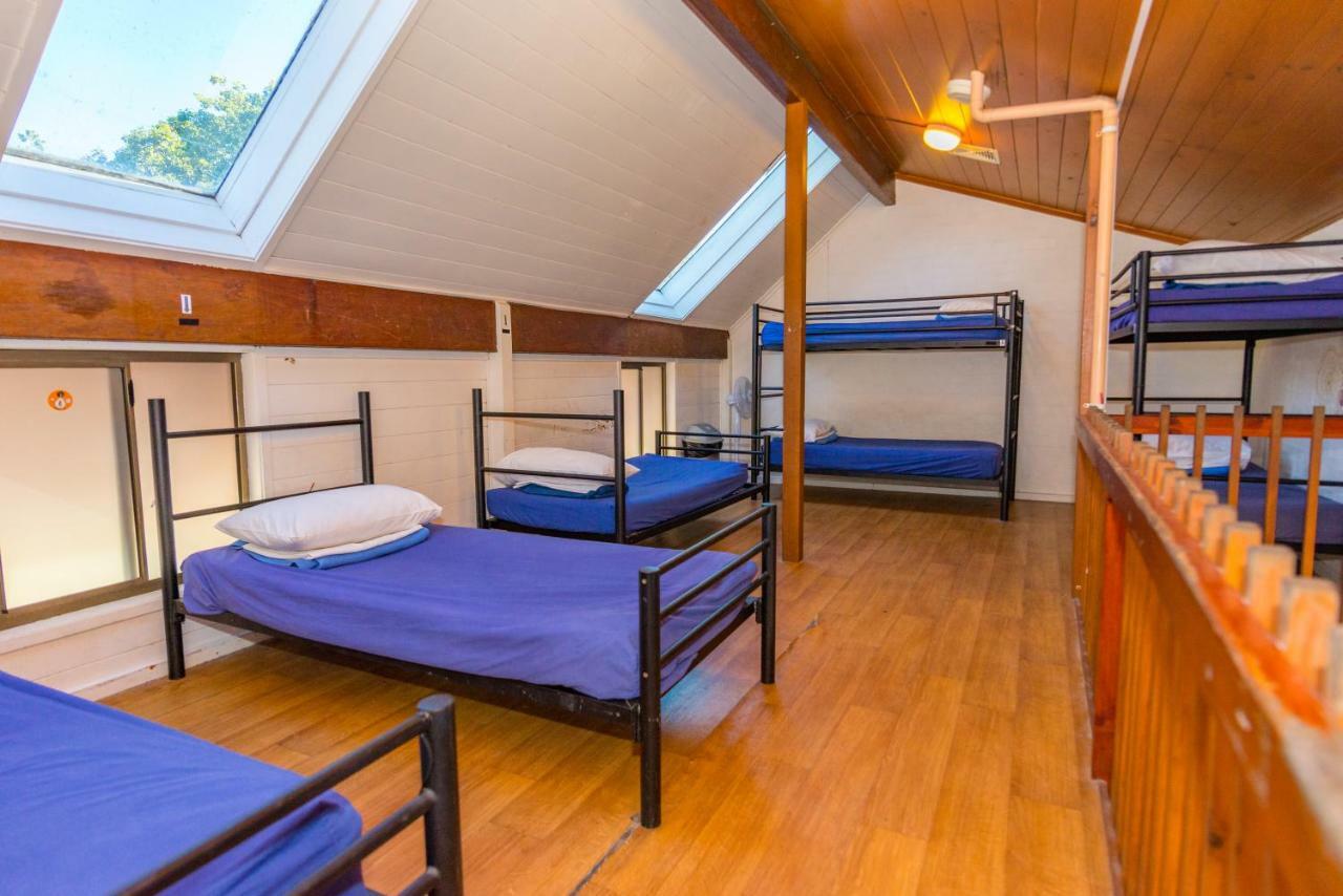 Aquarius Backpackers Resort خليج بيرون المظهر الخارجي الصورة