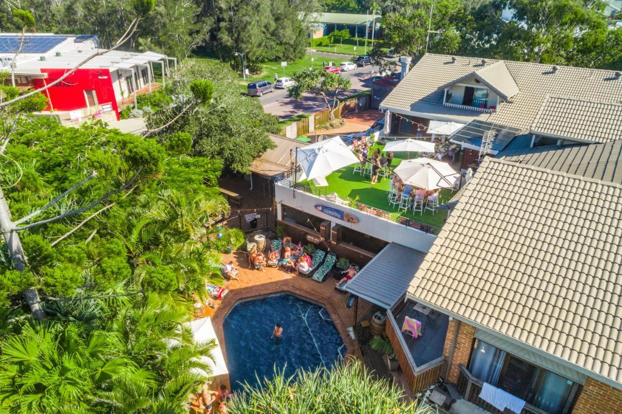 Aquarius Backpackers Resort خليج بيرون المظهر الخارجي الصورة
